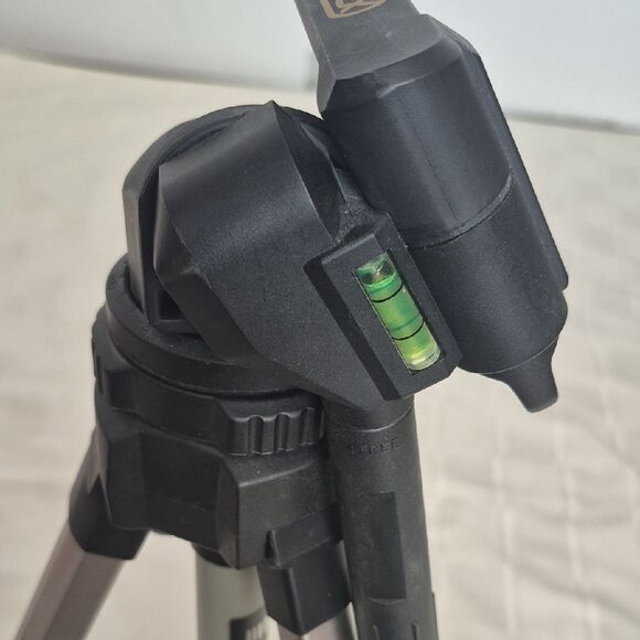 T-260 Tripod - Black and Gray - Picture 7 of 16